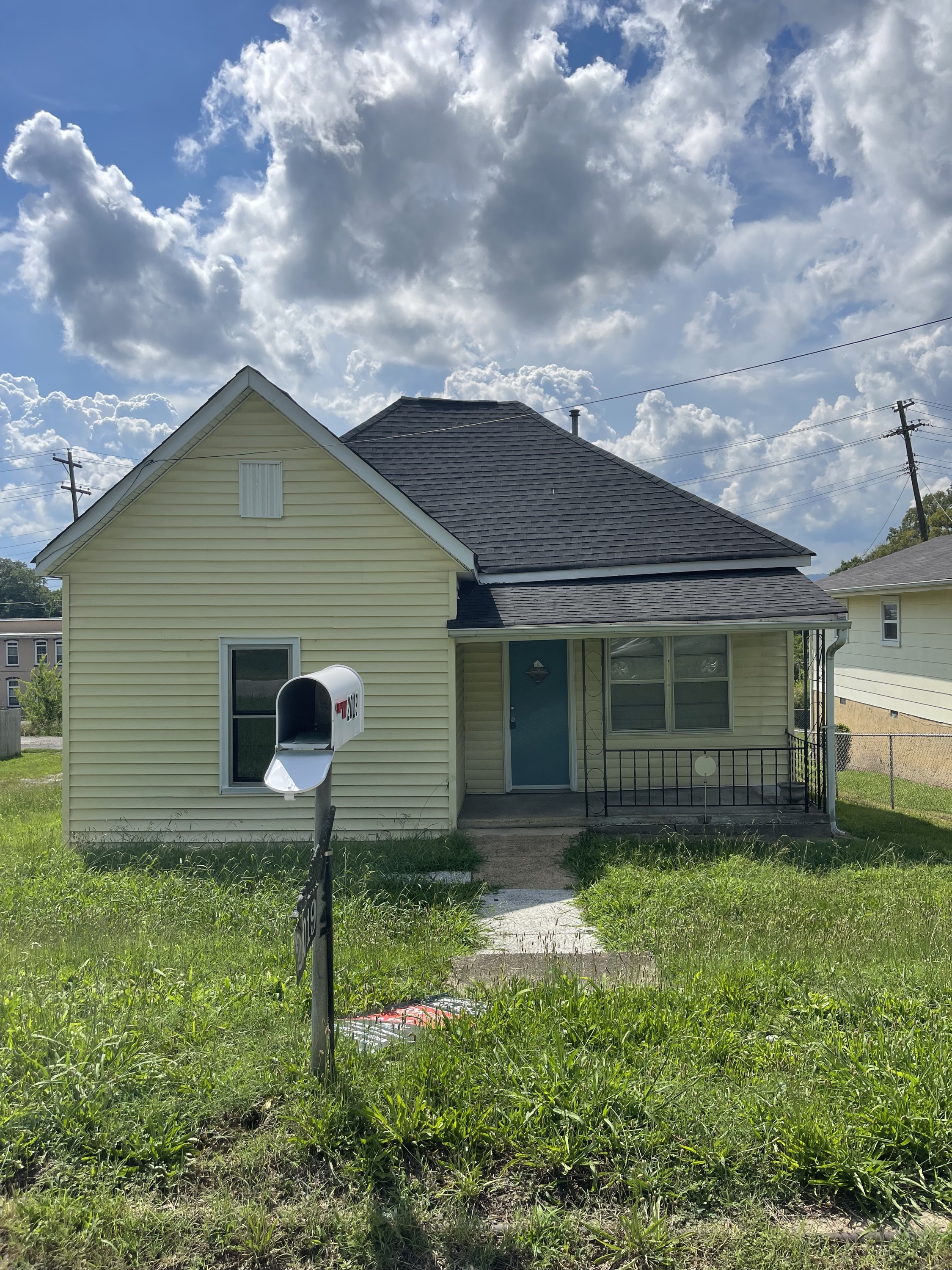 2019 North Chamberlain Avenue